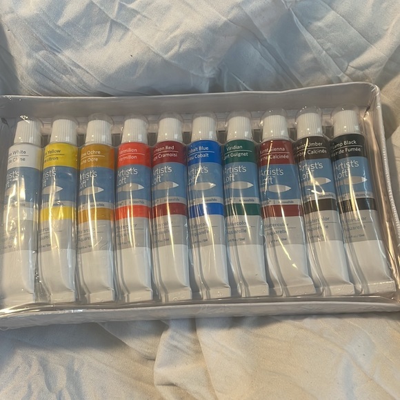 Water color paint set unopened Artists Loft. - Picture 3 of 3